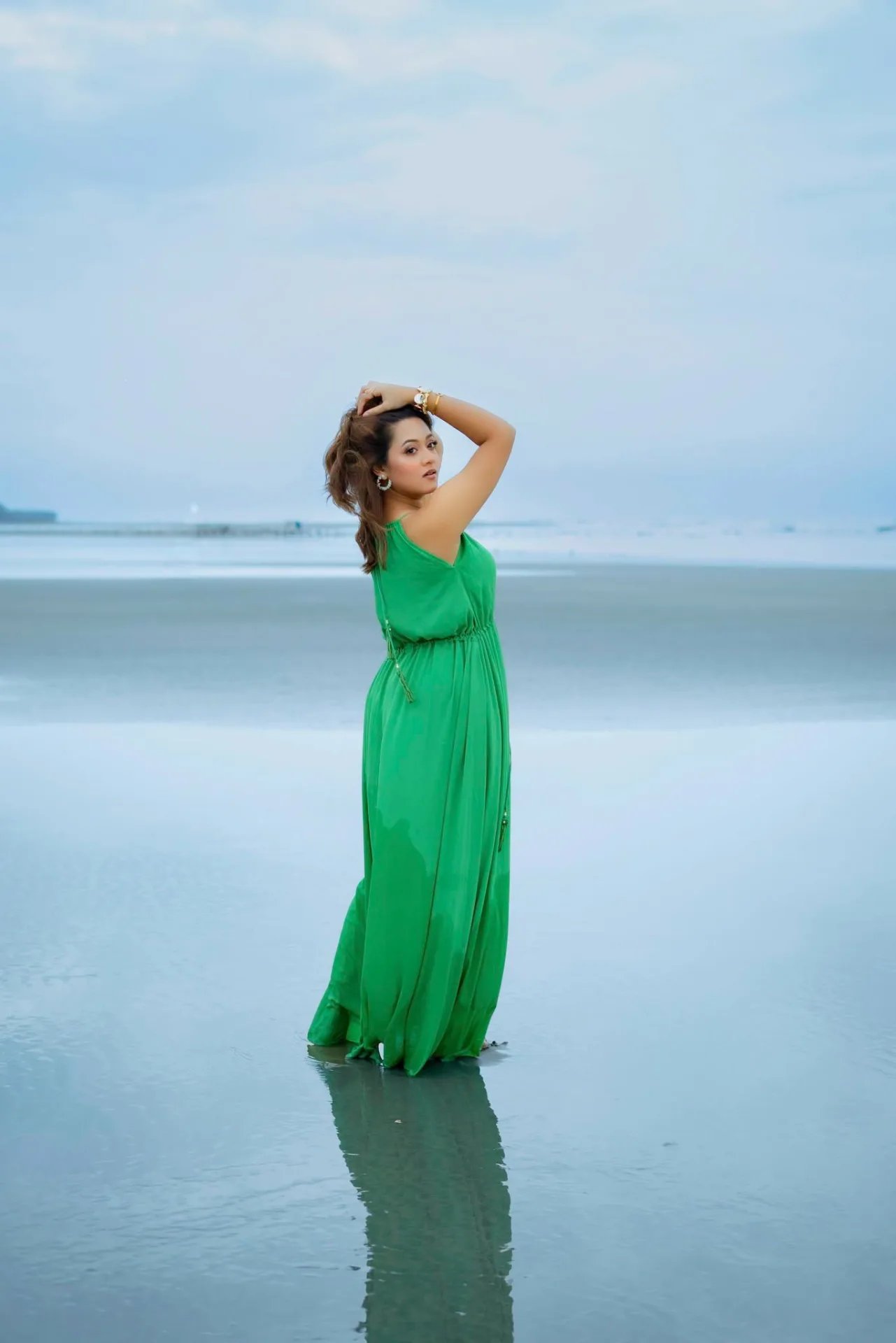 সমুদ্রতীরে ‘রূপকথায়’ ভাসছেন অভিনেত্রী দীঘি