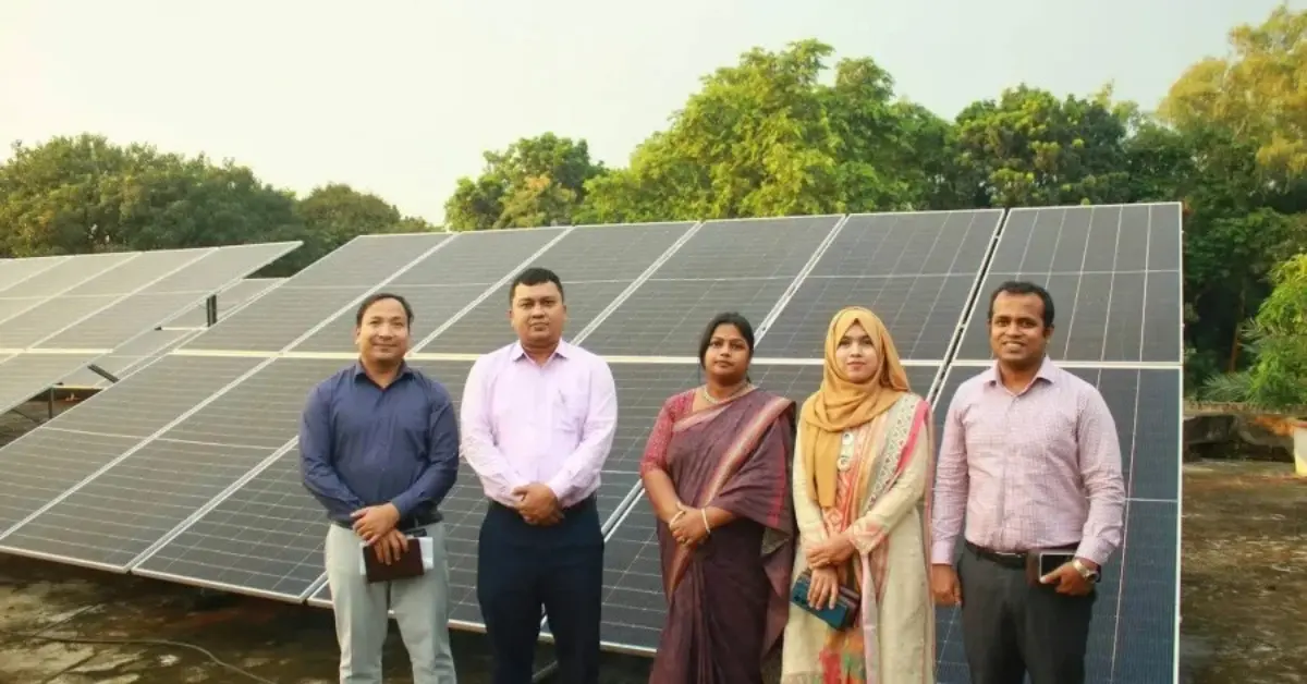 কুড়িগ্রাম জেলা প্রশাসনের ছাদে সৌরবিদ্যুৎ উৎপাদন